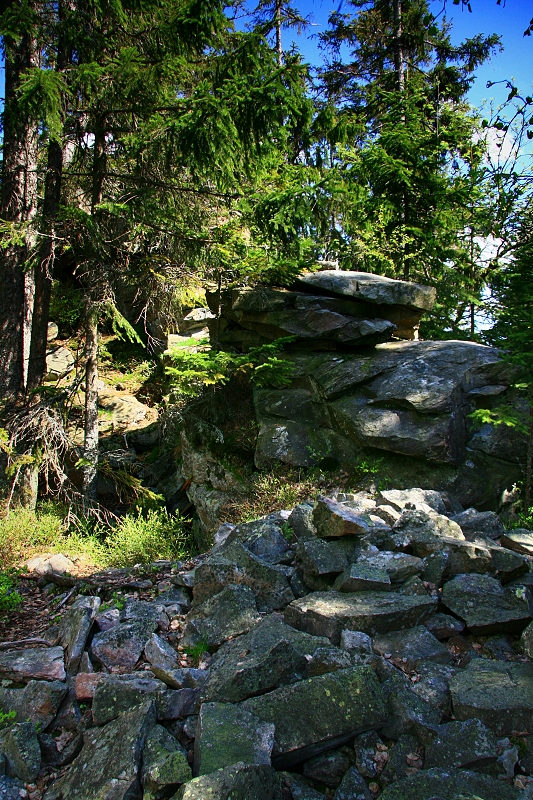 HRADBY V ROZVALINCH - Hanka Kuerov