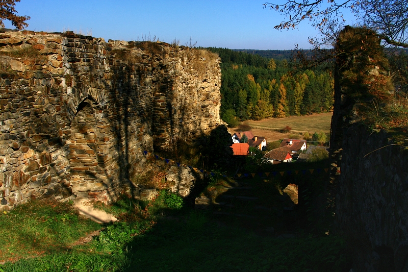 NOVÝ ZÁMEK - Hanka Kučerová