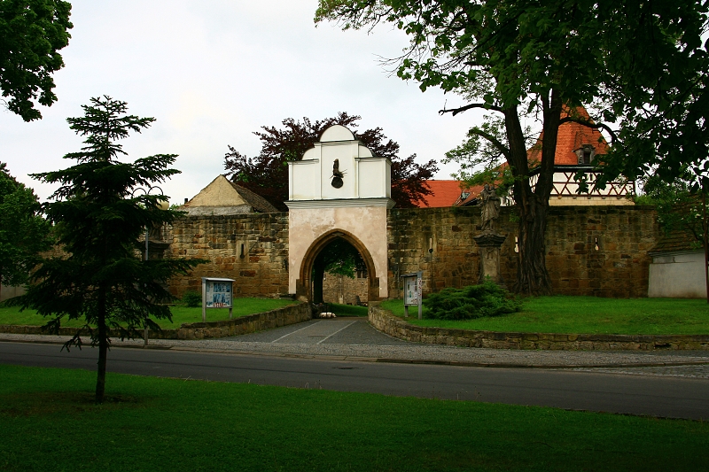 VSTUPNÍ BRÁNA - Hanka Kučerová